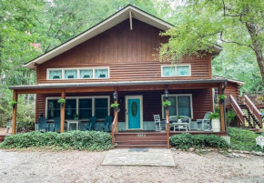 Secluded Spacious Cabin in Cary